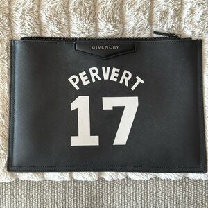 Givenchy pervert 17 clutch